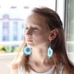 Bransoletka na komunię jako elegancki i symboliczny upominek